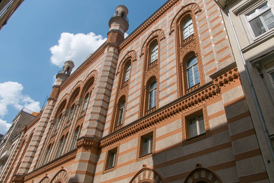 Budapest: Jewish Heritage Walking Tour with Historian Guide - Starting at Deák Square Lutheran Church: how the meeting point actually helps