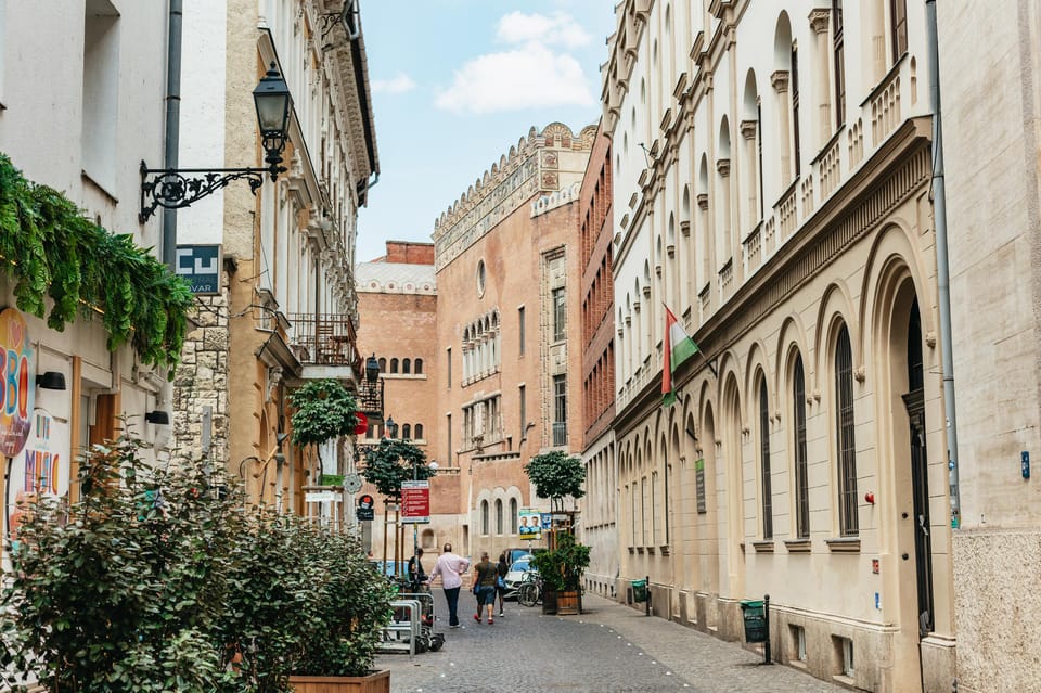 Budapest: Jewish History Guided Walking Tour with Historian - Getting Started at Kempinski Corvinus: Easy to Find, Quick to Focus