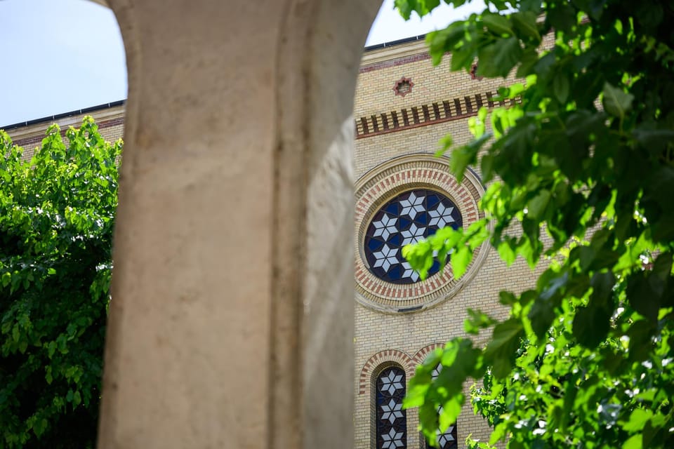 Budapest: Jewish History with Local Guide & Synagogue Ticket - Key highlights you’ll feel right away