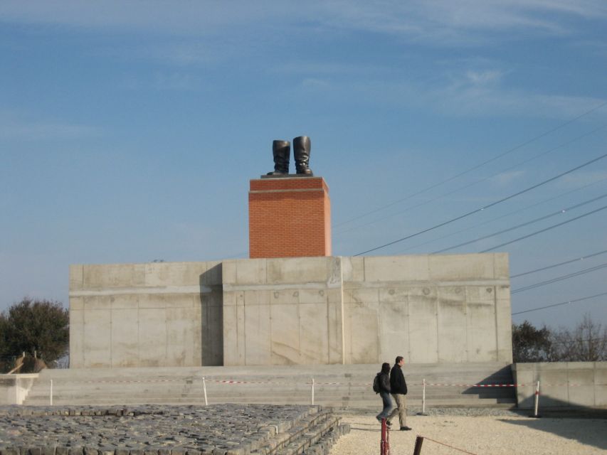 Budapest: Memento Park and Icons of Communism Guided Tour - Secret police, intimidation, and what fear changes