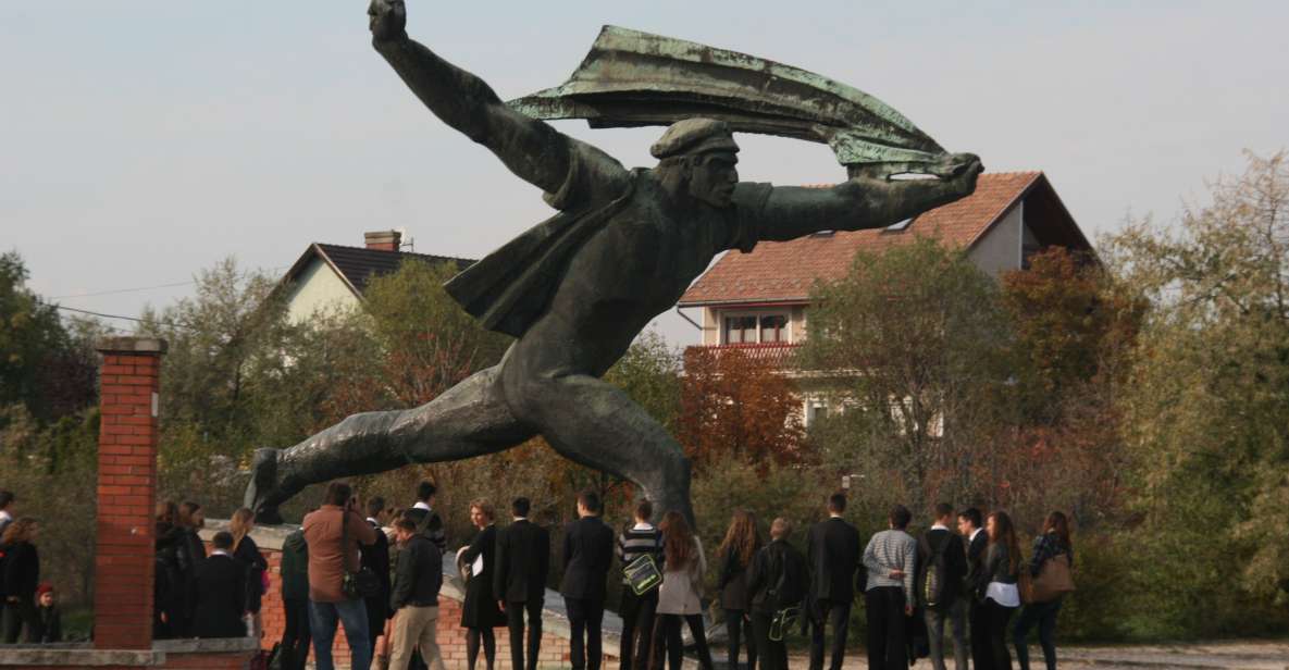 Budapest: Memento Park and Icons of Communism Guided Tour - Return ride: quick extra sights on the way back