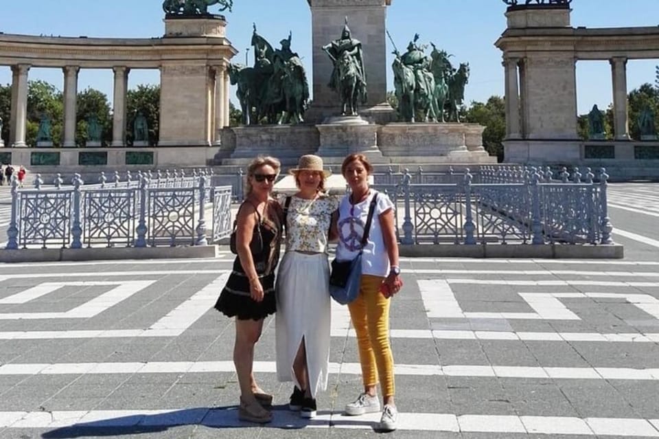 Budapest : Must-see attractions walking tour - Finishing at the Hungarian Parliament Building: neo-Gothic and modern politics