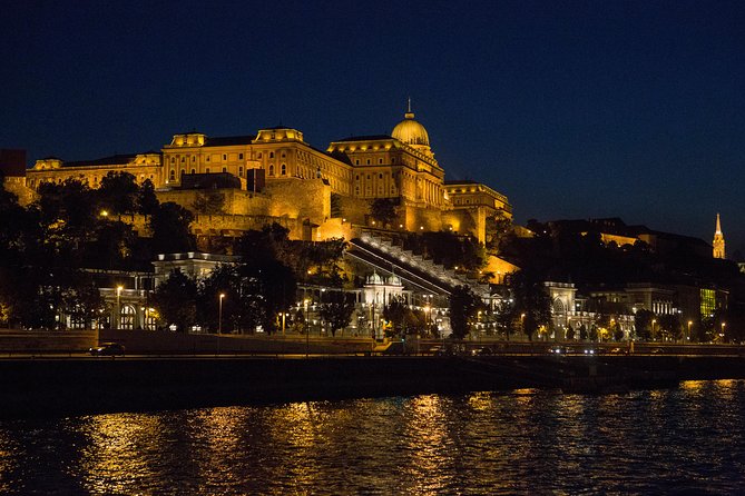 Budapest: Night Walking Tour with Danube River Cruise - A quick photo moment at Vigadó’s orbit