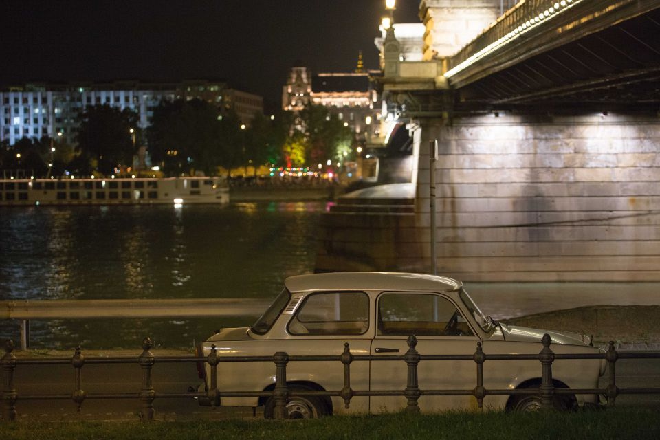 Budapest: Night Walking Tour with River Cruise and Wine - What the night walk really teaches you about Budapest
