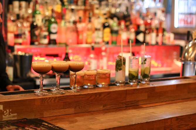 Budapest: Nightlife Bar Crawl Walking Tour - Stop 2: Wesselényi utca 21 for shot creativity