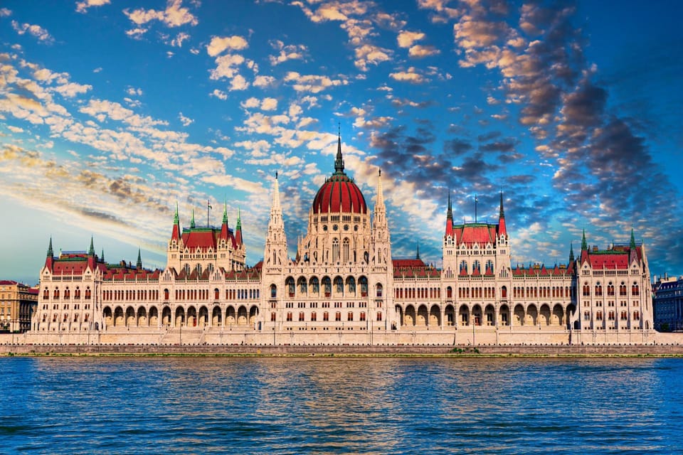 Budapest Old Town and Top Attractions Private Walking Tour - Key things that make this tour worth your time