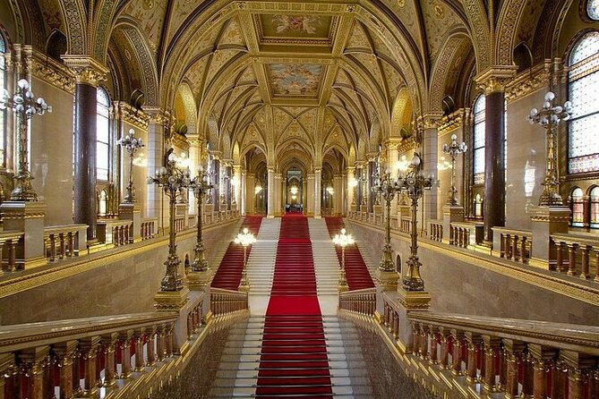 Budapest Parliament Audio Guide Tour with Danube Cruise - Photo strategy on a glass-enclosed boat (and how to avoid regrets)