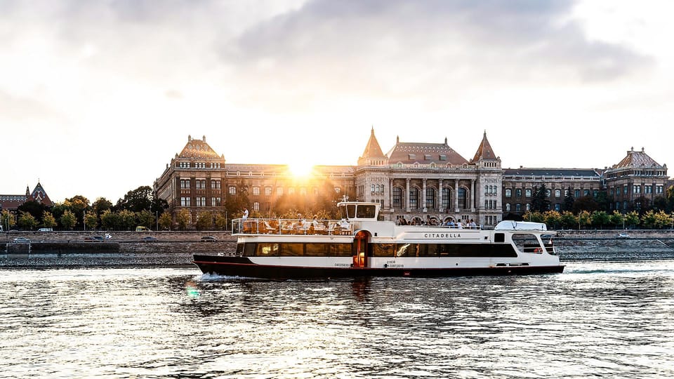 Budapest: Premium Sightseeing Cruise with Tokaj Frizzante - Why a 1-hour Danube cruise fits Budapest perfectly
