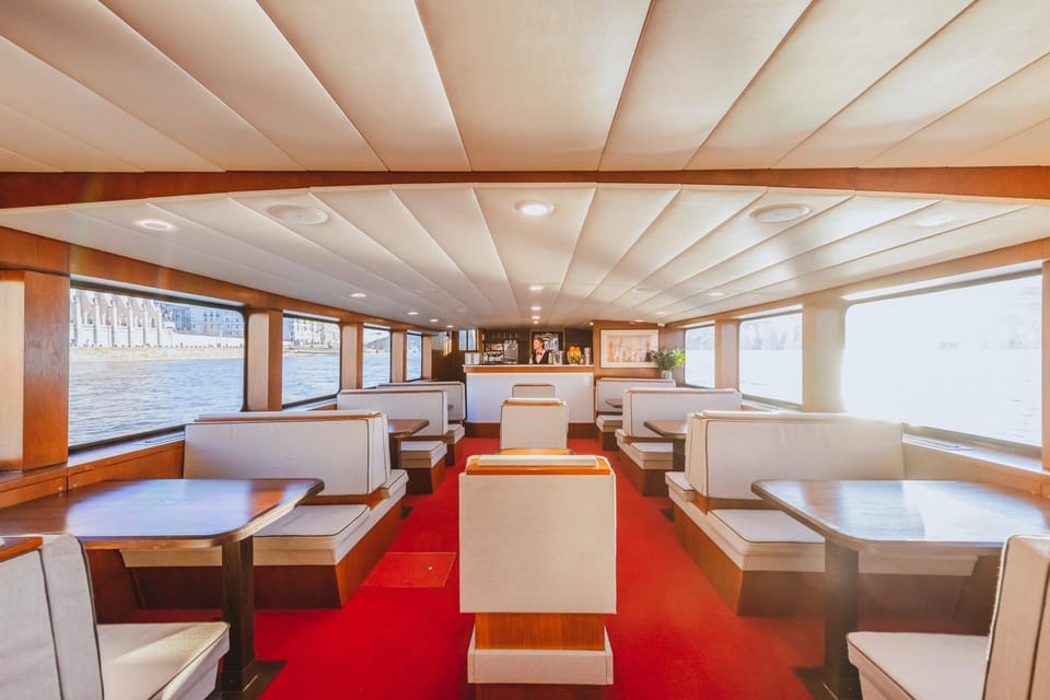 Budapest: Premium Sightseeing Cruise with Tokaj Frizzante - Tokaj Frizzante welcome drink and the onboard bar scene