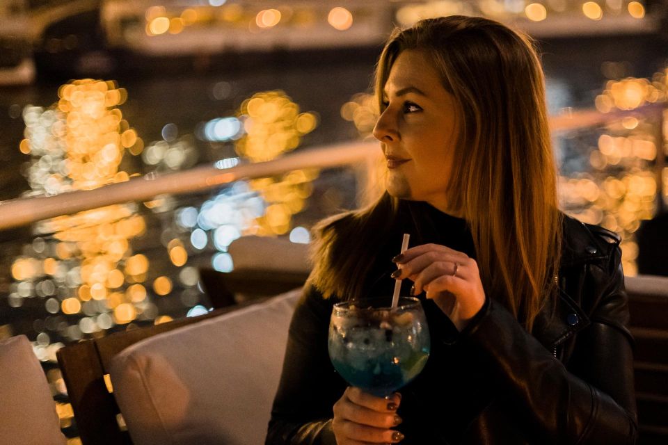 Budapest: Premium Sightseeing Cruise with Tokaj Frizzante - The phone audio guide: QR code, 30 languages, and earphones