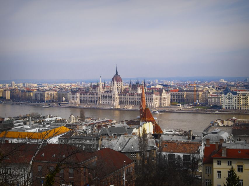 Budapest: Private 3-hour Guided City Tour by Bus - The Citadel Moment on Gellért Hill: Panoramic Views That Pay Off