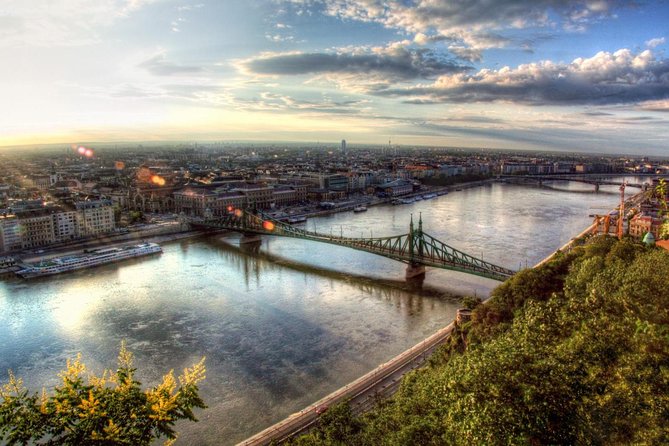 Budapest Private 4 Hour City Tour Experience with a car / van - Hotel Pickup, Air-Conditioned Comfort, and the Real Meaning of Included Extras
