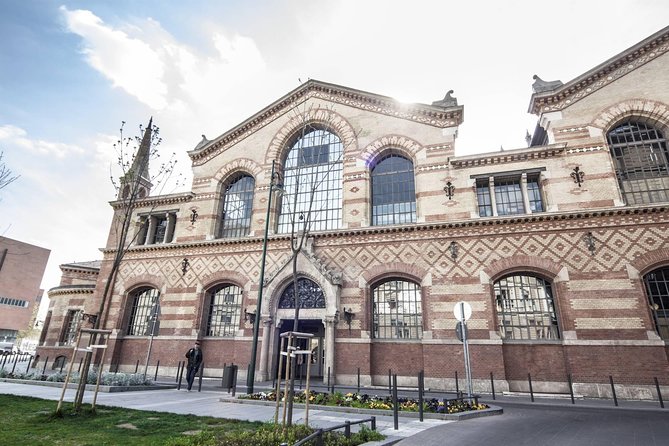 Budapest Private 4 Hour City Tour Experience with a car / van - A Quick Pass by Budapest Zoo and the Thermal Bath Transition
