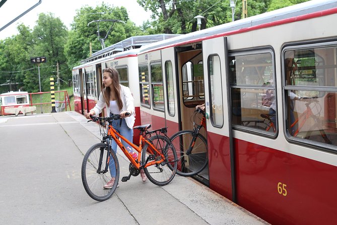 Budapest: Private Adventure Sightseeing Bicycle Tour - A private Budapest bike ride that actually changes the view