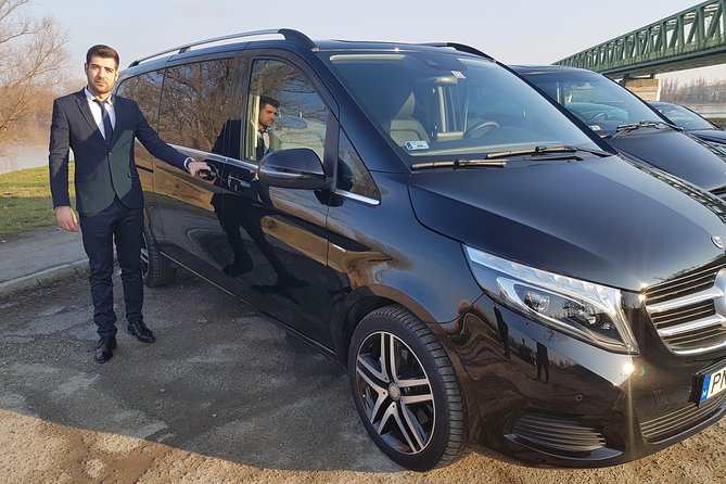 Budapest Private Airport Transfer in a Luxury Minivan - A private Budapest minivan beats the taxi scramble