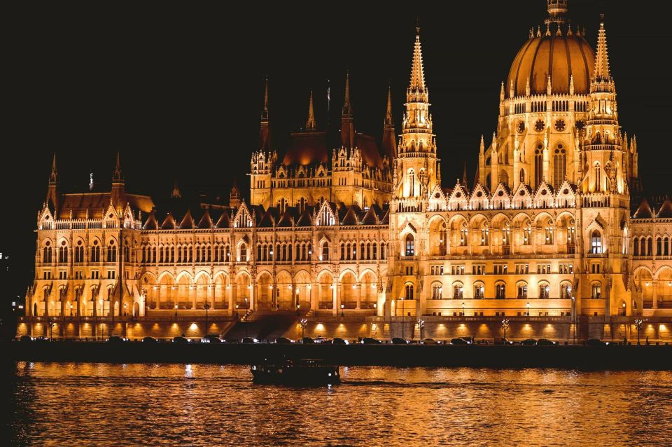 Budapest: Private Danube Yacht Cruise with Welcome Drink - Private Service With an English Host (And Why That’s Worth Paying For)