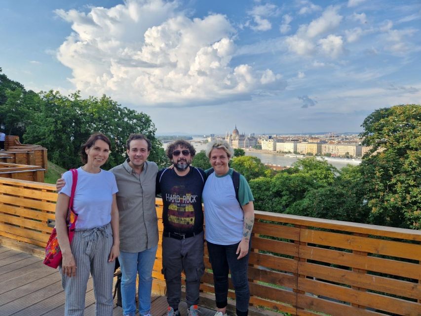 Budapest: private deluxe tour with a native, in Spanish - City Park pacing: Vajdahunyad Castle and thermal-bath area context