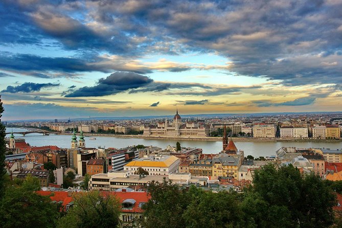 Budapest Private Full Day City Tour with a comfortable air -conditioned car - A 7-hour private plan that helps you get your bearings fast
