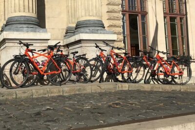 Budapest relaxed bicycle tour at sunset - Meeting at Madách Imre út: the start that gets you oriented fast