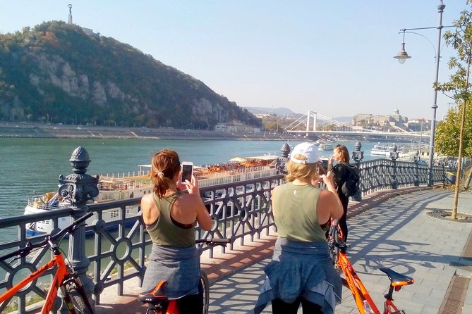Budapest relaxed bicycle tour at sunset - Batthyány Square to the Shoes Memorial: beauty with a heavy edge