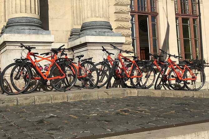 Budapest relaxed bicycle tour at sunset - Meeting at Madách Imre út: the start that gets you oriented fast
