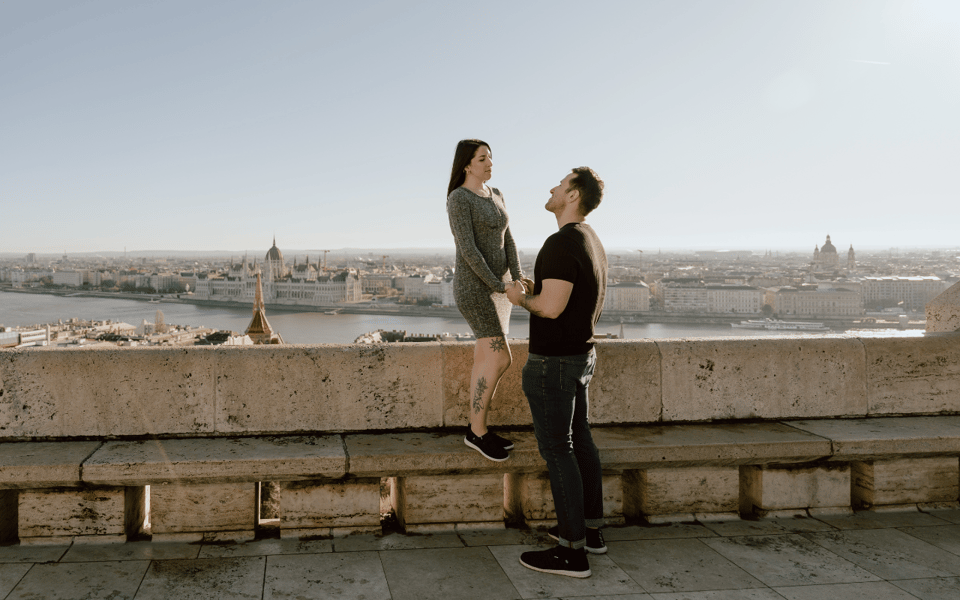 Budapest: romantic photoshoot at Buda's iconic sightseeings - What happens during the shoot: posing help plus candid moments
