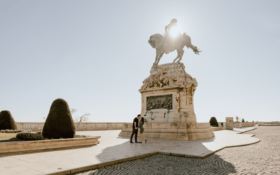 Budapest: romantic photoshoot at Buda's iconic sightseeings - The delivery promise: 40 edited photos in 2–5 days