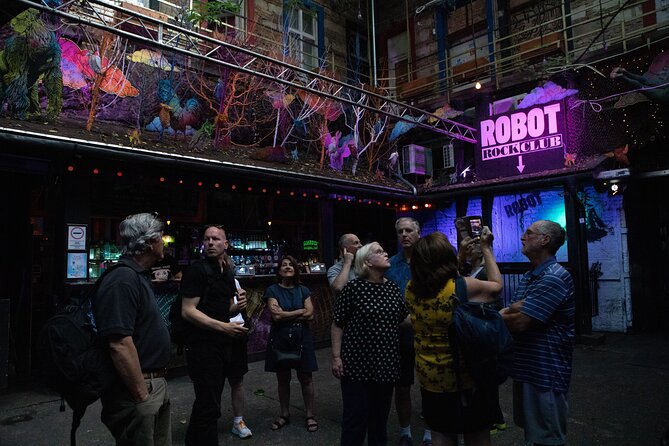 Budapest Ruin Bars Evening Walking Tour with Drinks & Snacks - Starting at Dohány Street Synagogue: a smart 6pm kickoff