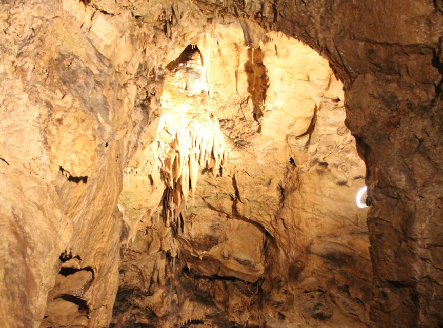 Budapest: Semlő-hegyi & Pál-völgyi Caves Guided Walking Tour - What the tour feels like: pace, comfort, and group flow