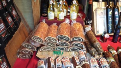 Budapest Streetfood Heaven: Tasting and Markets with a local - One of Pest’s Best Markets: Hunyadi, Lehel, or Central