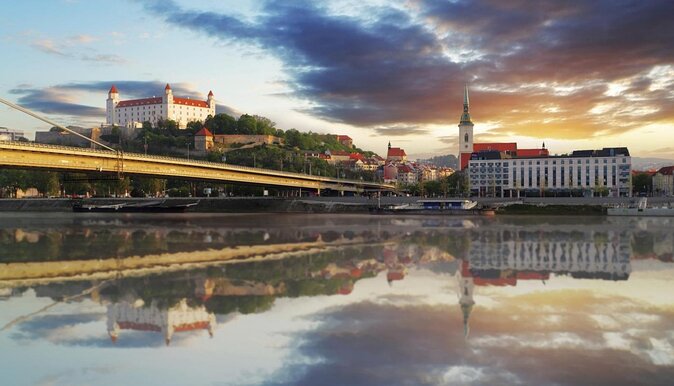 Budapest to Bratislava Costumizable Private Day tour with lunch - Key things that make this tour work