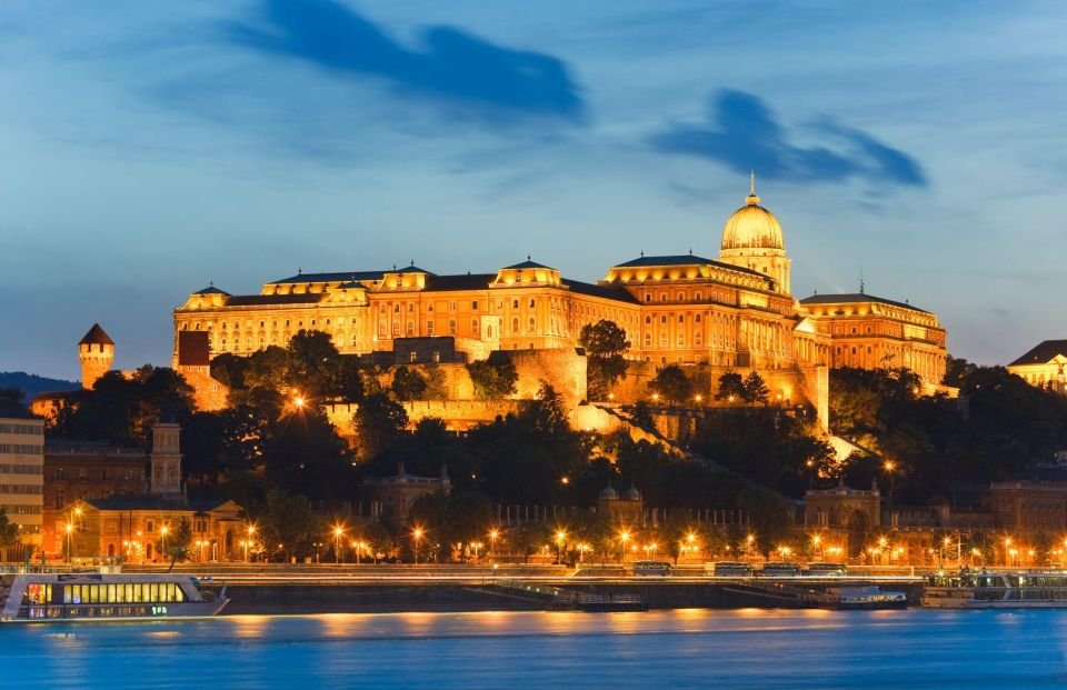 Budapest: Unlimited Prosecco and Wine Sightseeing Cruise - Unlimited Prosecco and Wine: How Open-Bar Really Feels on a Short Cruise