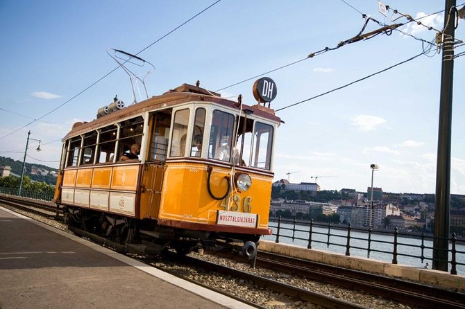 Budapest Urban Walk - Budapest City Tour with Cake & Coffee - Széchenyi Baths and Pool: Thermal Water Facts You Can Actually Use