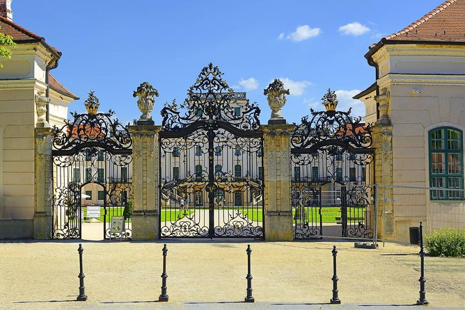 Budapest-Vienna One-Way Sightseeing Transfer - Why this Budapest–Vienna day feels efficient