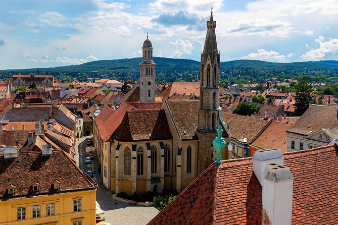 Budapest-Vienna One-Way Sightseeing Transfer - Stop 1: Szentendre’s Old Town in 60 minutes