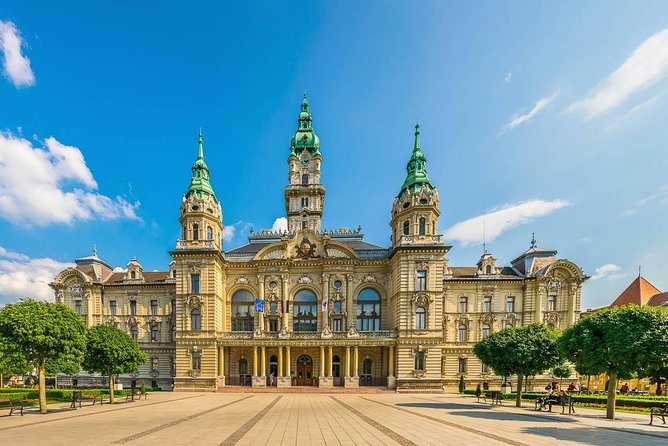 Budapest-Vienna One-Way Sightseeing Transfer - Lunch in Esztergom: plan for your own meal break