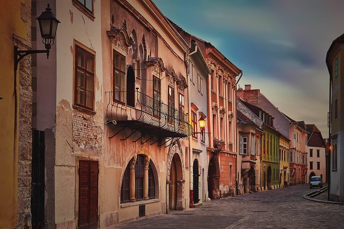 Budapest-Vienna One-Way Sightseeing Transfer - Stop 3: Bratislava Old Town and the castle rebuilt