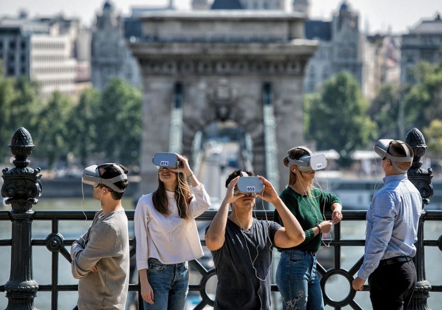 Budapest: Virtual Reality Tour in 8 Languages - The Light Hike: A Small Effort With Real Reward