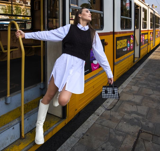 Budapest: Walking Tour and Photoshoot with Digital Photos - What Happens During the 2 Hours: A Mix of Walking and Shooting