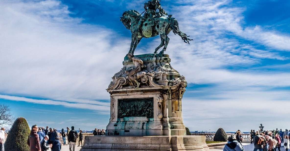 Budapest: Walking Tour in German - Starting at St. Stephen’s Basilica and getting your bearings