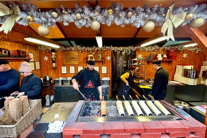 Budapest Wonderland - A Christmas Market Tour with Chimney Cake & Mulled Wine - The markets you’ll hit: Szent István Square, Vörösmarty Square, and Gresham Palace