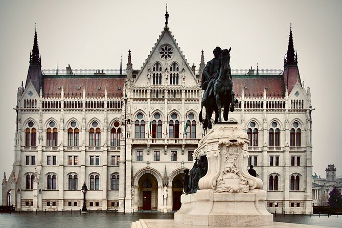 Capital Budapest - Half Day Private Tour (4hr) - Liberty Bridge and St Gellért Square: Danube Views Without the Time Sink