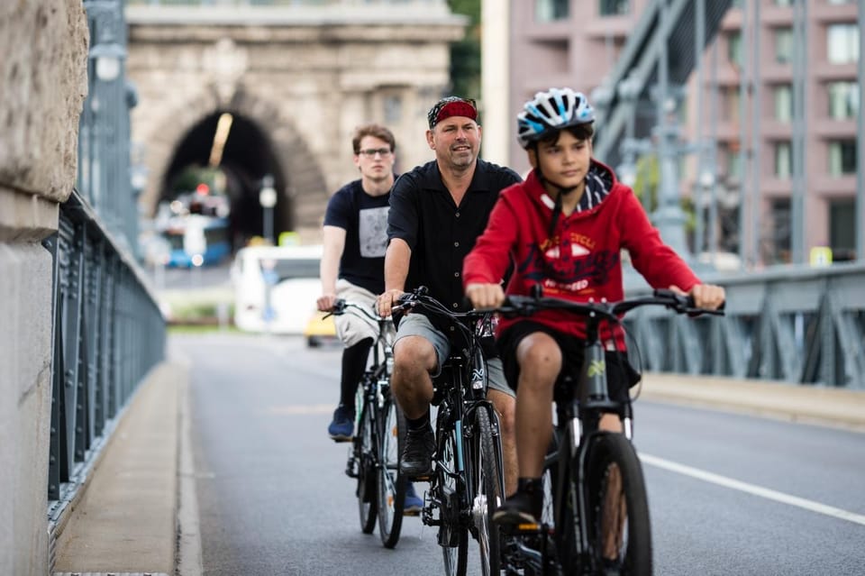 Choose a bicycle and make your own tour in Budapest-24 hrs - Getting The Bicycle: Location, Gear, and What You Need to Ride