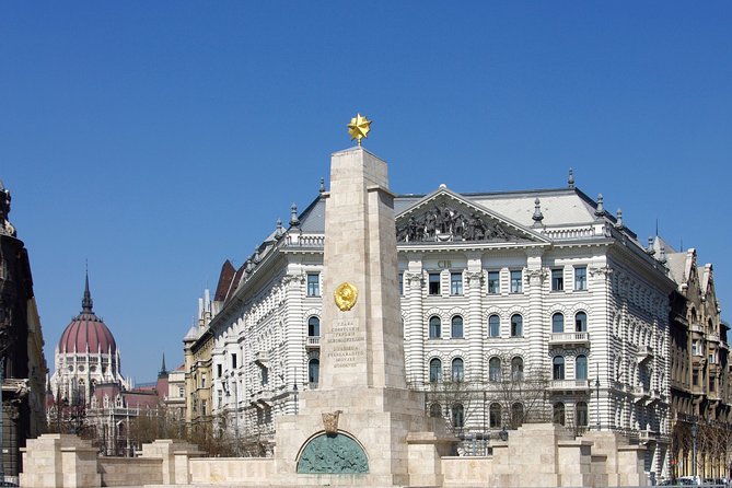 Classic Walk in Budapest Historical Center - Elizabeth Square: Danube Fountain, Park Walkways, and the Ferris Wheel