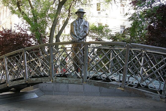 Communism in Budapest: Private Tour with House of Terror Museum - Bem Józéf Memorial Square and the 1956 Student Protests