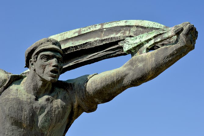 Communism in Hungary with a Historian - Elizabeth Square and the Former Stalin Square Story You Can Still See