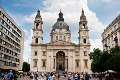 Comprehensive sightseeing tour - Heroes’ Square and the Millennium Monument: the Hungary timeline in stone