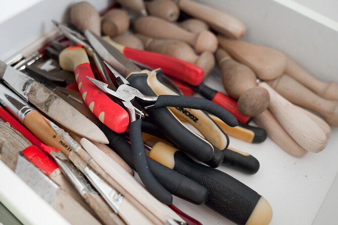 Create a unique leather accessory in downtown Budapest! - Price and Value: Why $66.08 for an Hour Can Make Sense