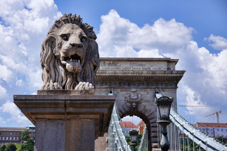 Downtown Pest Walking Tour - Price and value for a $123, 3-hour historian-guided walk