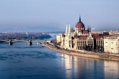 Downtown Pest Walking Tour - The Hungarian Parliament at Kossuth Square: power you can read